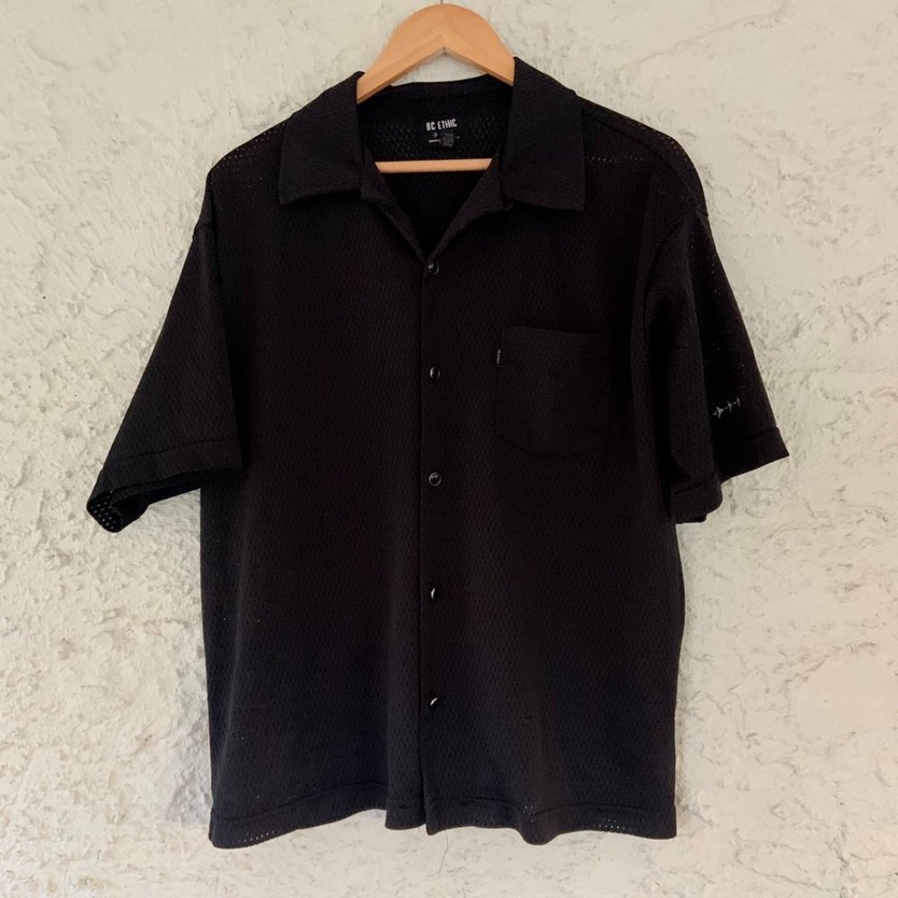 Vintage mesh short-sleeved button down